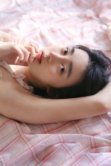 年轻的继拇 主演